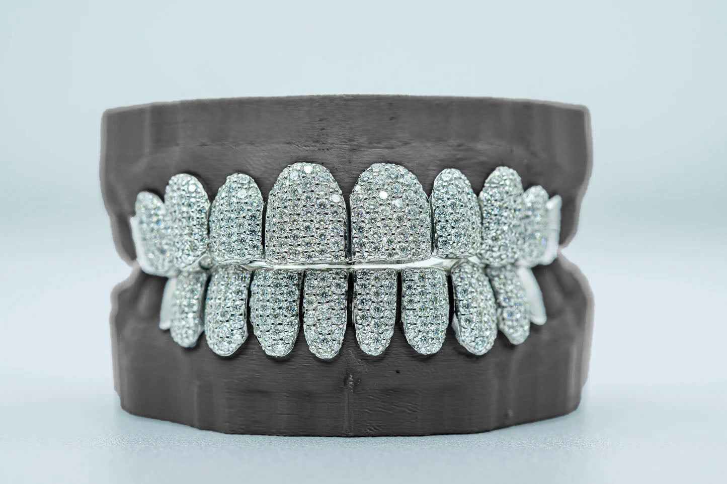 CUSTOM CVD VVS LAB DIAMOND GRILLZ (FOUR TEETH)